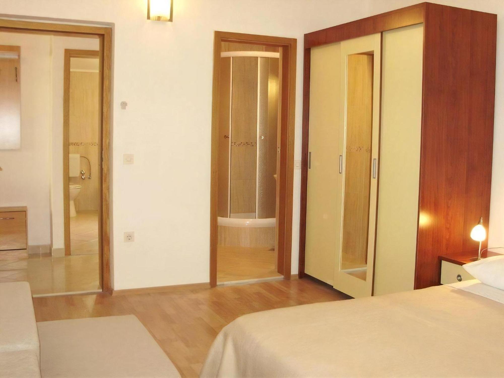 Apartment Maestral *