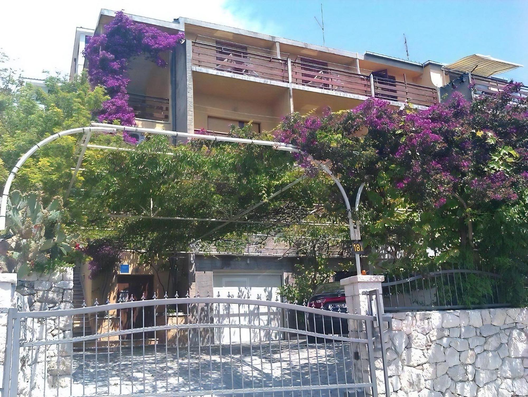 Apartment Maestral